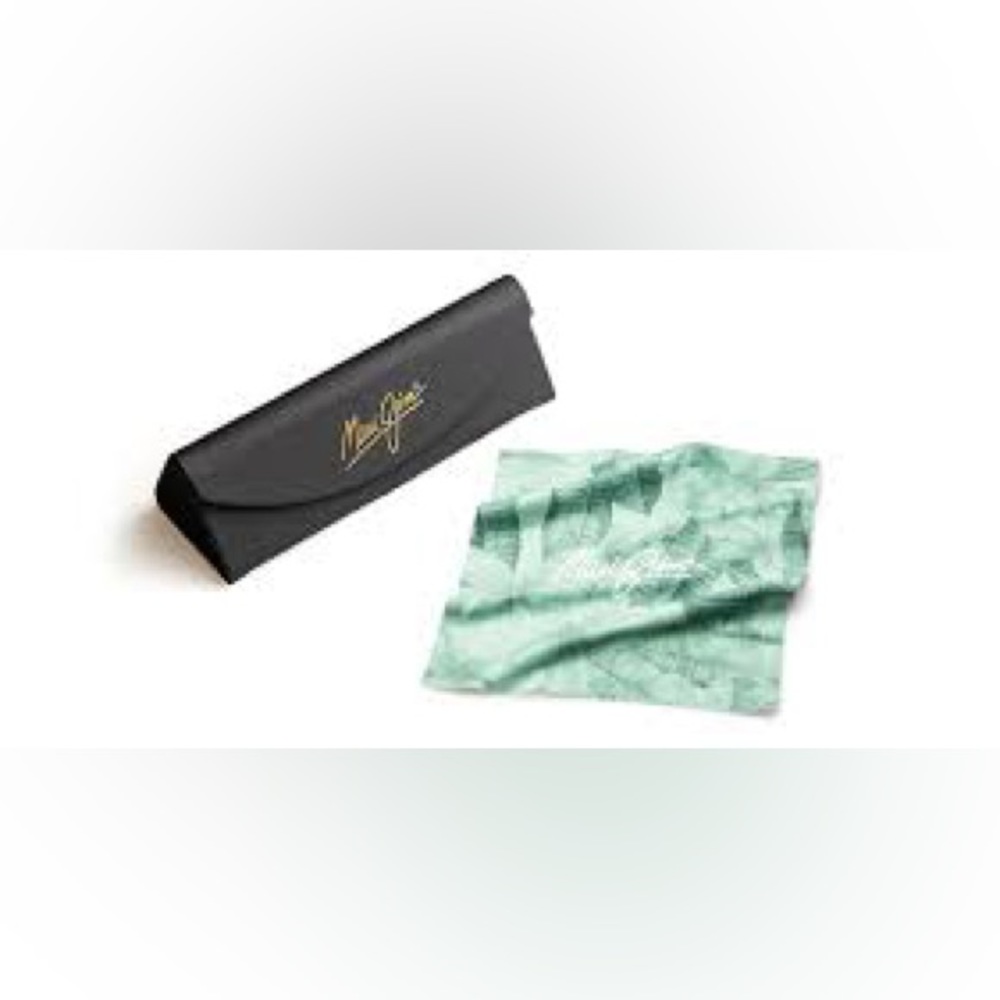 Small Maui Jim Collapsible Tri-fold Triangular Black Small Sunglasses Case